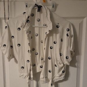 Forever 21 White Cropped Button-Up Top with Black Yin Yang Print